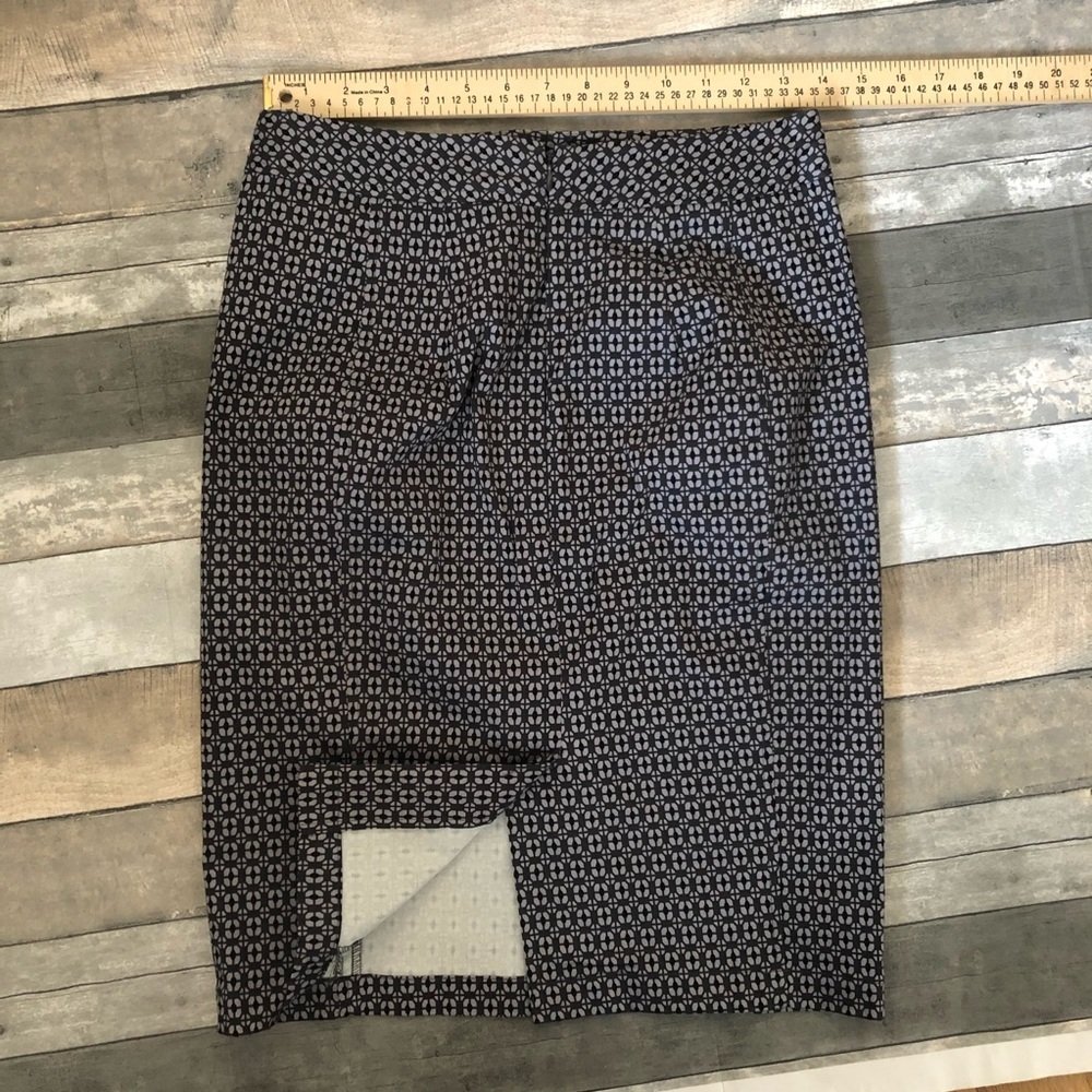 41 Hawthorn Geometric Pencil Skirt Black Gray - Picture 3 of 6